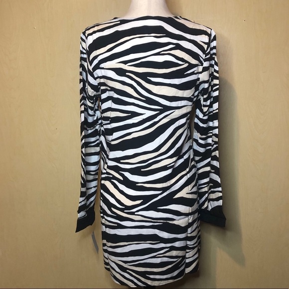 La Blanca Zebra Low V Long Sleeve Cover Up - Picture 5 of 6